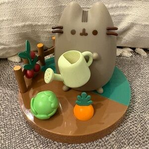 Pusheen Garden Vinyl Cat Figurine 🥕